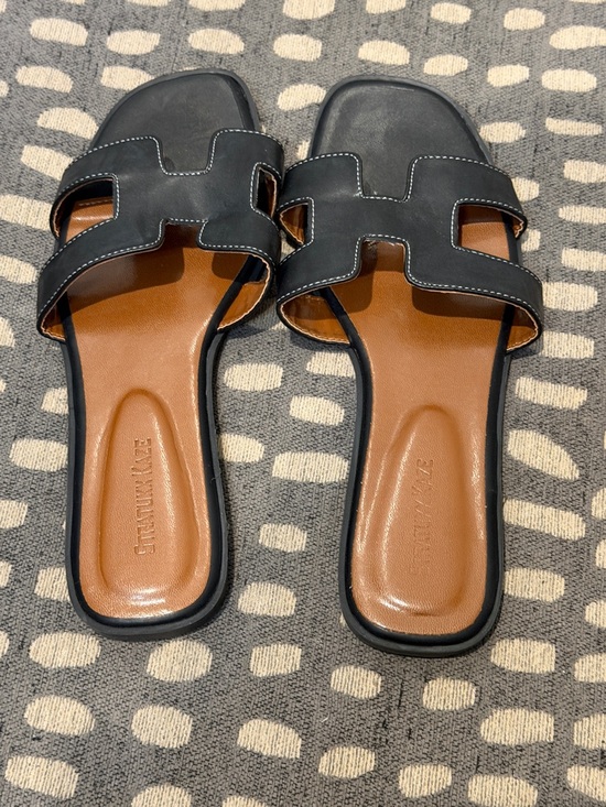Stratuxx Kaze Shoes - H Black Slide Sandals with Contrast Stitching - Women